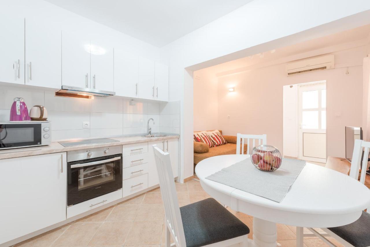 Ivy'S Cozy Corner Apartment Дубровник Екстериор снимка
