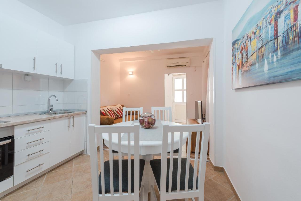 Ivy'S Cozy Corner Apartment Дубровник Екстериор снимка