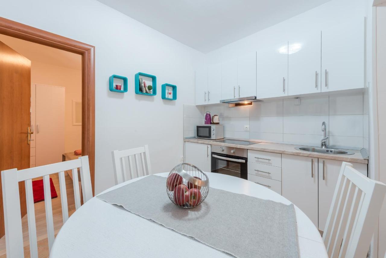 Ivy'S Cozy Corner Apartment Дубровник Екстериор снимка